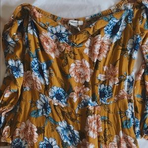 Beautiful flowered romper 🤩🤩🤩